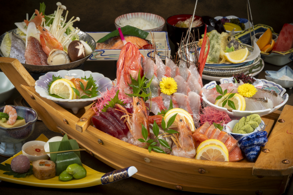 【夕食一例】<br />
海鮮デラックス夕食